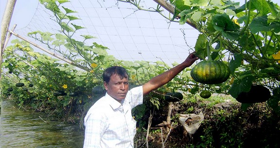 এক সময়ের লঞ্চের ফেরিওয়ালা আজ কোটিপতি