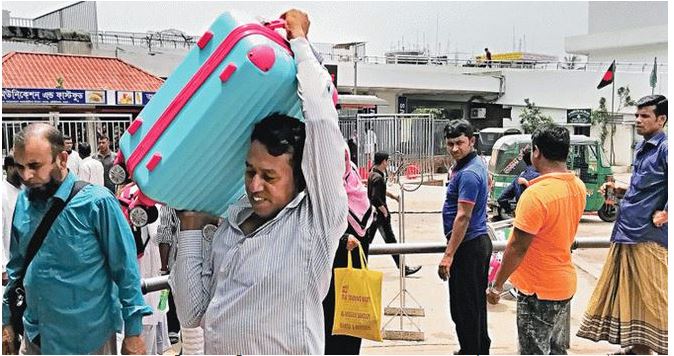 এই ভোগান্তি শেষ হবে কবে প্রবাসীদের 