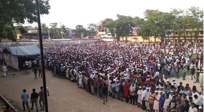 বাবার ইমামতিতে নুসরাতের জানাজায় হাজার মানুষের ঢল