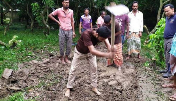 আগামিকাল দাফনের জন্য প্রস্তুত এরশাদের কবর, জেনে নিন যেখানে হচ্ছে দাফন