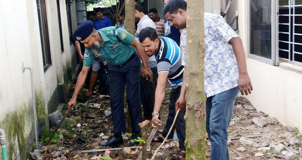 ডেঙ্গু প্রতিরোধে পরিচ্ছন্নতা অভিযানে ৫০ হাজার পুলিশ