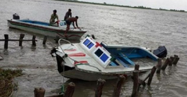 ঢেউয়ের ধাক্কায় কাঁঠালবাড়ী-শিমুলিয়া রুটে ১৮ যাত্রীসহ স্পিডবোড ডুবি