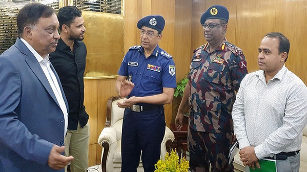 যে কারণে স্বরাষ্ট্রমন্ত্রীর সঙ্গে মাশরাফির সাক্ষাৎ