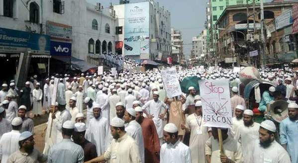 ভোলার সংঘর্ষের প্রতিবাদে মোহাম্মদপুরে বিক্ষোভ, সড়ক অবরোধ