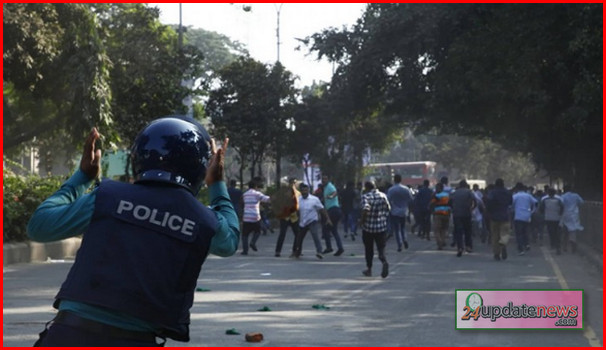 পুলিশি অ্যাকশনে ছত্রভঙ্গ বিএনপি কর্মীরা, পালানোর সময় গাড়ি ভাঙচুর