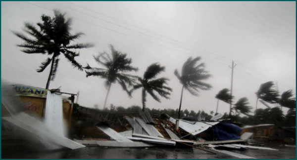 জেনে নিন কতটা ভয়াবহ হতে পারে ঘূর্ণিঝড় ‘আমফান’