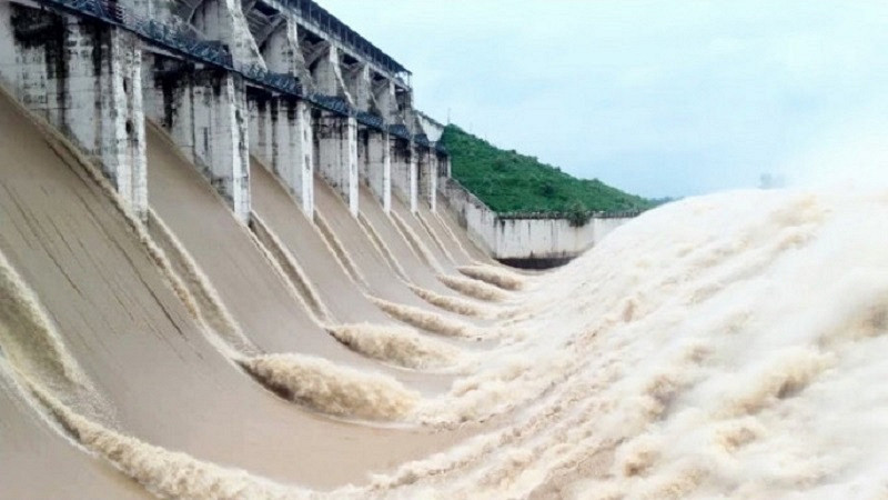 ব্রেকিং নিউজ: ফারাক্কার ১০৯ গেট খুলে দিলো ভারত