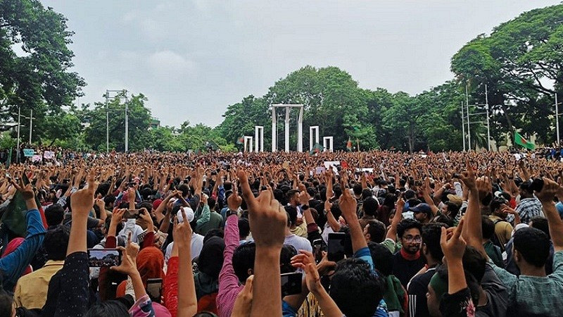 ব্রেকিং নিউজ: এক ডাকে আগামীকাল মাঠে নামছে লাখ লাখ মানুষ