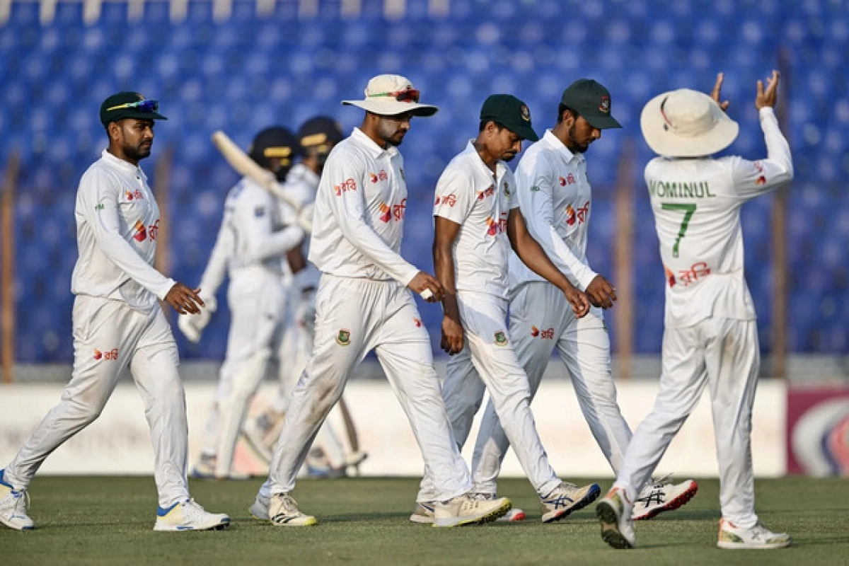 রানের পাহাড় গড়ে অল-আউট শ্রীলঙ্কা