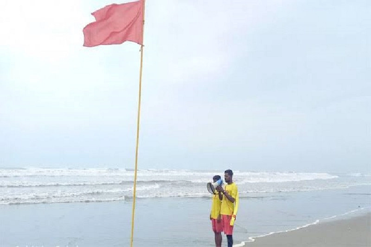 এইমাত্র পাওয়া: ঘূর্ণিঝড় রেমালের কারণে দুই বন্দরে ১০ নম্বর মহাবিপদ সংকেত