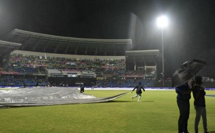 বৃষ্টিতে আর খেলা না হলে জয় পাবে যে দল দেখেনিন হিসাব নিকাশ