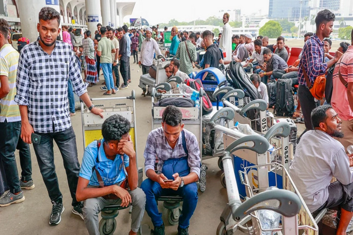 মালয়েশিয়ায় যেতে না পারার জন্য শতাধিক রিক্রুটিং এজেন্সি দায়ী