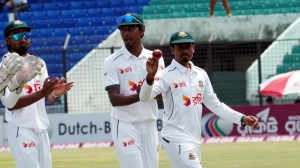তাইজুলের ঘূর্ণিতে অল-আউট জিম্বাবুয়ে, ব্যাটিংয়ে দারুন শুরু